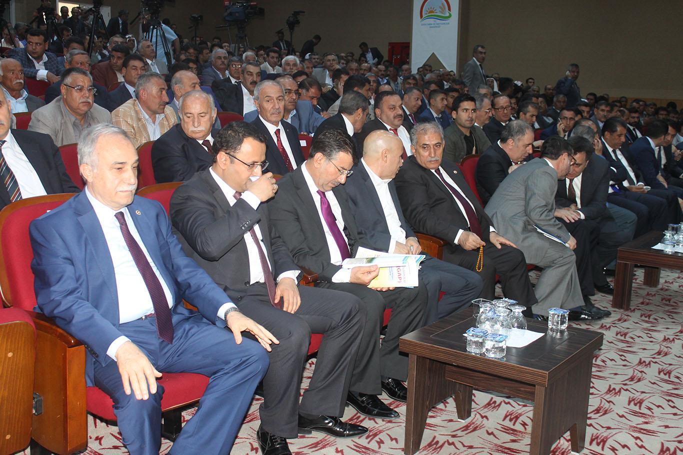 Bakanların toplantısında çiftçilerden kesinti tepkisi Bakanların toplantısında çiftçilerden kesinti tepkisi